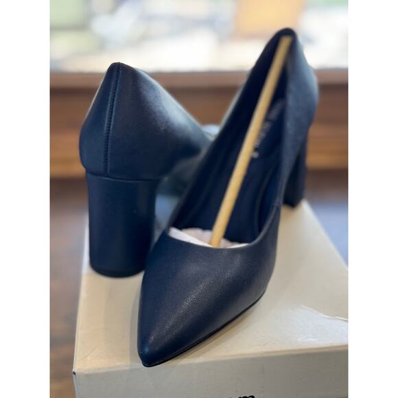 Anne Klein chunky heel pointy toe‎ navy blue brand new with box - Picture 1 of 5